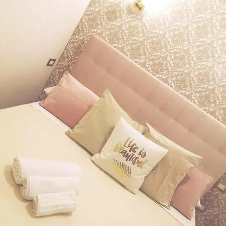 Hotel Domus Luigi Leone Nápoles