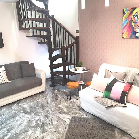 Domus Luigi Leone * Nápoles