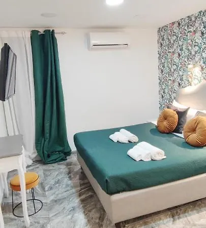 Domus Luigi Leone نابولي