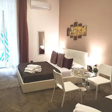Bed & Breakfast Domus Luigi Leone Napoli
