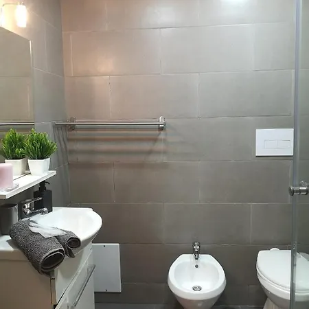 Domus Luigi Leone Bed & Breakfast *