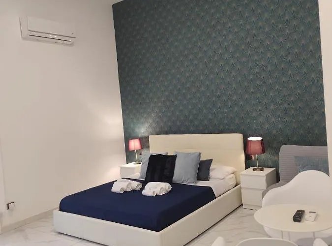 Hotel Domus Luigi Leone *