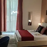 מלון Domus Luigi Leone *