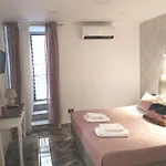 Domus Luigi Leone * נאפולי