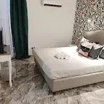 מלון Domus Luigi Leone