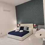 מלון Domus Luigi Leone *
