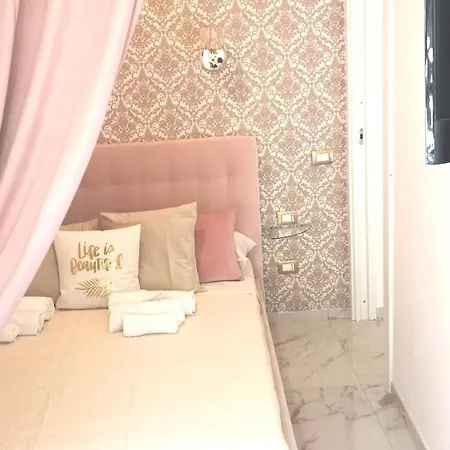 Domus Luigi Leone Отель