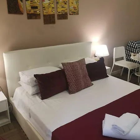 Domus Luigi Leone Неаполь