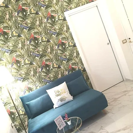 Domus Luigi Leone Naples