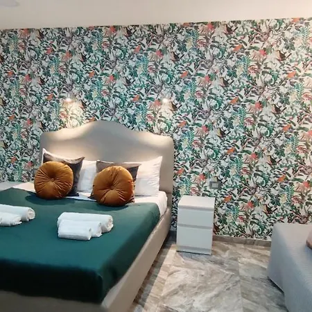 Domus Luigi Leone Naples