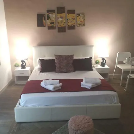 Bed & Breakfast Domus Luigi Leone