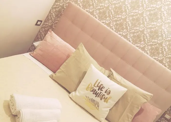 Hotel Domus Luigi Leone Napels